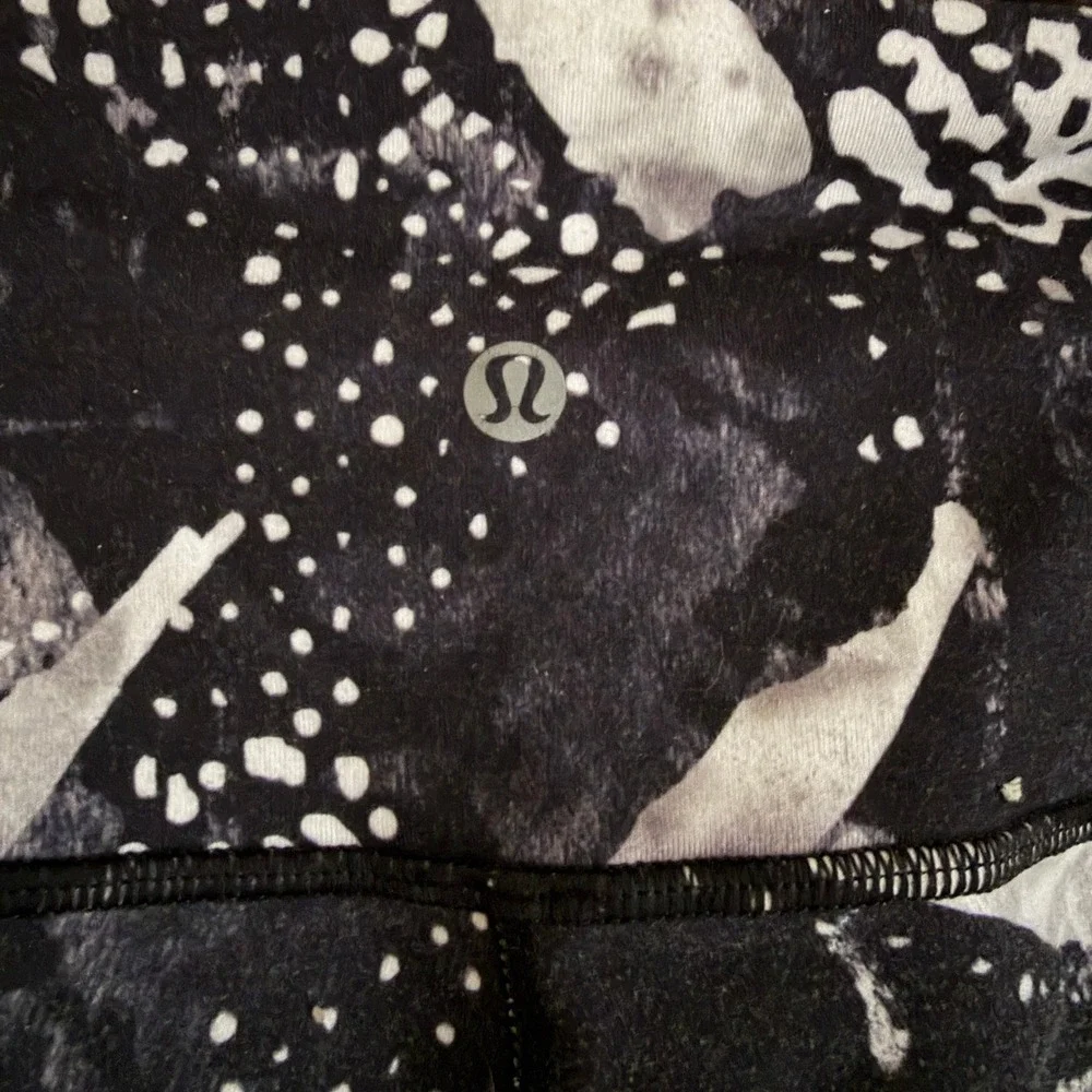Lululemon‎ Wunder Under Pant III Static Mist White Black Size 6
